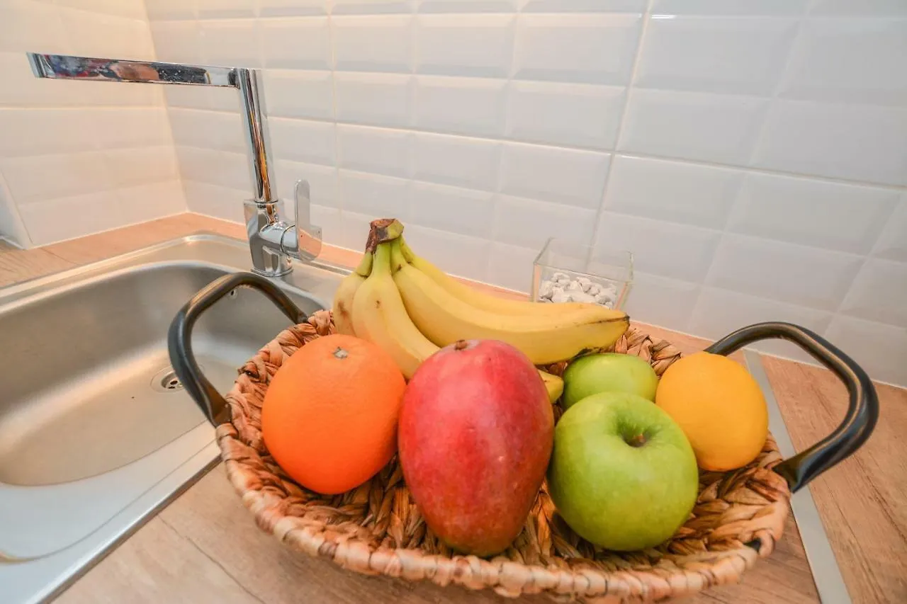 Timeless Apartment With Free Private Parking Budapest